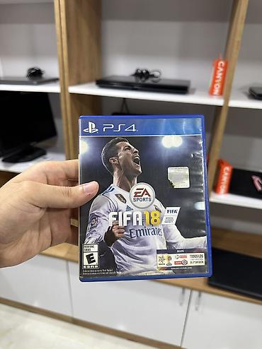 PS4 üçün FIFA 18 oyun diski Ideal veziyyetde! - Platforma