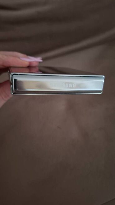 Samsung: Samsung Galaxy Z Flip 5, 256 GB, Bežični punjač, Dual SIM, Na preklapanje — 10