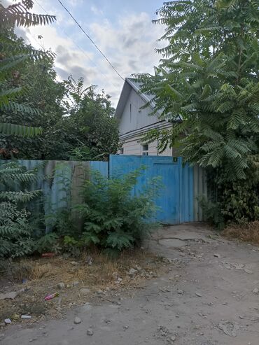 дом в центре города бишкек: Дом, 80 м², 3 комнаты, Собственник, Косметический ремонт