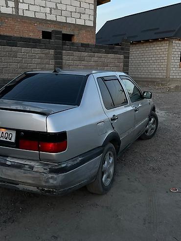 бампер на венту: Volkswagen Vento: 1994 г., Седан — 5