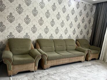 купить стол и стулья для гостинной: Комплект мягкой мебели, цвет - Зеленый