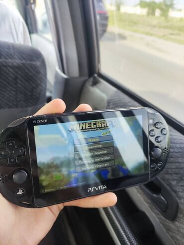ps 5: Playstation vita 2000 slim ince model. Ideal veziyyetde. Dirft veya