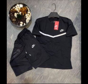 nike muške majice: Muški letnji komplett pamučni šorc + majice 
4500 din
sv