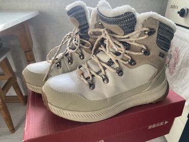 Ботинки и ботильоны: Humtto раз 38 Почти не носились, чистые. Надевались всего несколько — 1