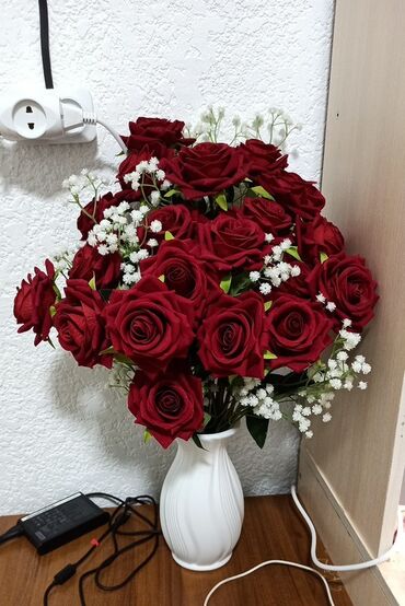 хризантема глобус: ❗️ПРОДАЮ ИСКУССТВЕНЫЕ РОЗЫ❗️ 🌹🌹 21 РОЗА 🌹 🌹 ⚜️ С БЕЛЫМИ СОЦВЕТИЯМИ