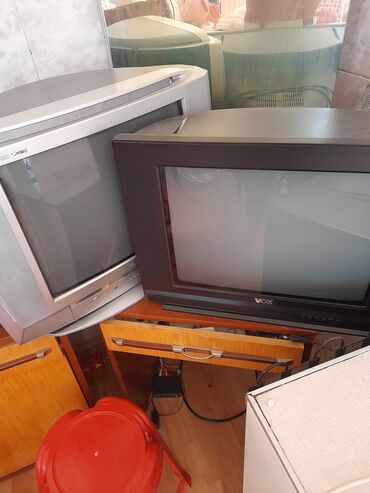 20 oglasa | lalafo.rs: Na prodaju veoma povoljno elektricni sporet,frizider i dva televizora