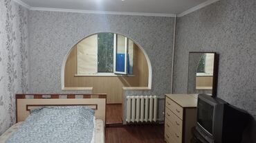дом на день рождения: 1 комната, 32 м², 104 серия, 1 этаж, Косметический ремонт