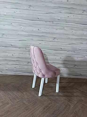 Stolice: Tapacirane stolice za trpezariju – elegantan dizajn i udobno sedenje — 16