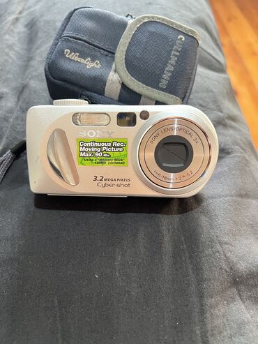 Sony foto oparad islekdir. Adaptoru yoxdur. Qiymet 40 manat