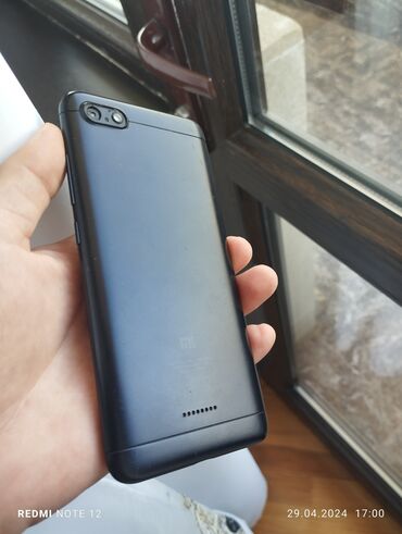 Мобильные телефоны и аксессуары: Xiaomi Redmi 6A, 16 ГБ, цвет - Черный, 
 Гарантия, Битый, Сенсорный