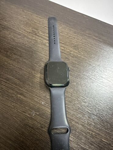 fenix 7x: Смарт-часы в прямоугольном корпусе с сенсорным экраном и черным