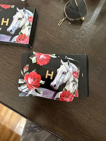 песочные часы: Hourglass – Horse Палетка для лица из лимитированной коллекции — 1