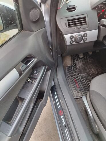 Opel: Opel Astra: 1.4 l | 2005 il 259751 km Universal — 10