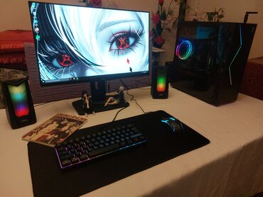 intel core i5: Masaüstü pc satılır endirim yoxdur. video kart HD 6770 1GB DDR5 8 GB