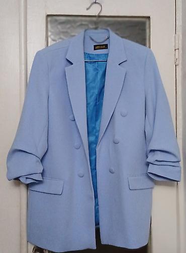 Qadınlar üçün klassik ikiqat düyməli blazer - Rənglər: açıq mavi və lalafo.az -da Qadınlar üçün klassik ikiqat düyməli blazer - Rənglər: açıq mavi və