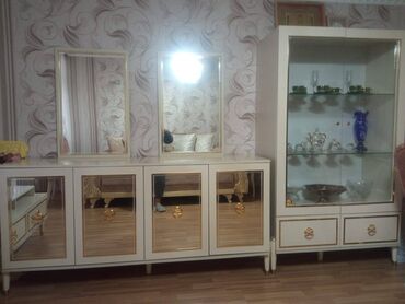 Qonaq otağı dəstləri: Yeni, Dolab, Komod, Masa və oturacaqlar — 1