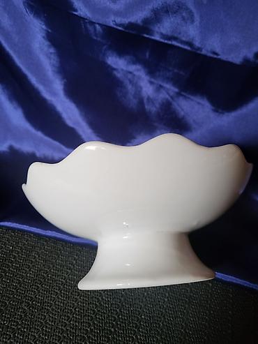 Stare vaze i dekor: Porcelanska nova,vintaz bombonijera. Porcelanska bombonijera,sve na — 10