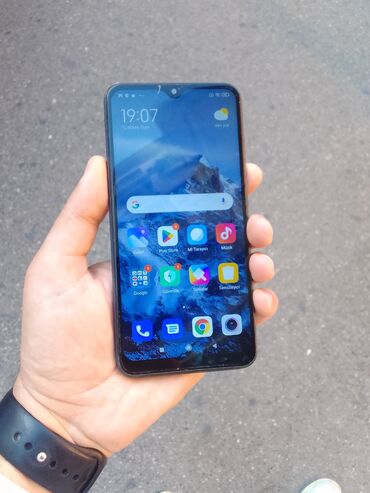 Xiaomi: Xiaomi Redmi 8, 32 GB, rəng - Qara, 
 Barmaq izi