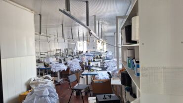 купить дом из контейнера: Сдаю помещение под швейный цех 400кв. На 3 этаже 6-комнат для жилья +