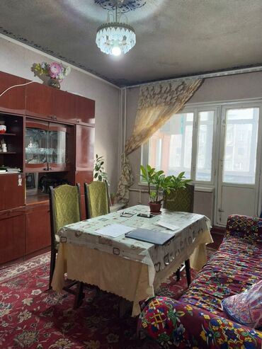 тунгуч квартиры: 3 бөлмө, 60 кв. м, 105-серия, 6 кабат, Эски ремонт