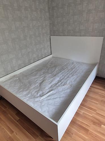 Çarpayılar: Ağ rəngli iki nəfərlik çarpayı - Minimalist dizaynlı, düz başlıq və — 2