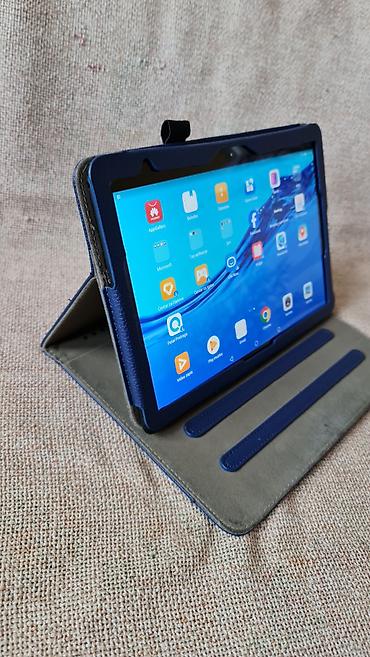 Tableti: Huawei MediaPad T5 10 sa futrolom/stand-om - Ekran: Full HD — 5