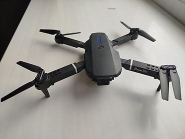 Дроны: Складной квадрокоптер Drone Pro с пультом Описание: - Компактный — 1
