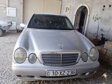 mersedeslər: Mercedes-Benz E 200: 2 l | Sedan