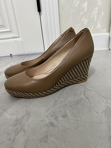 босоножки черные: Туфли, 39, Zenden, Б/у, цвет - Бежевый, Самовывоз — 1