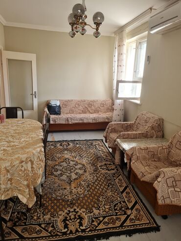 Uzunmüddətli kirayə mənzillər: Merdekanda pasolkada 3 otaqli bina evi uzunmuddetli kiraye verilir. 5 — 2