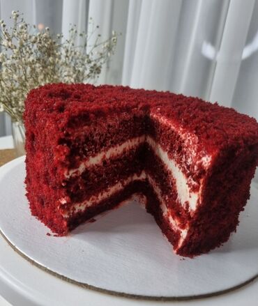 Asılqanlar: Məhsul: Red Velvet tortu - Zərif qırmızı biskvit qatları və