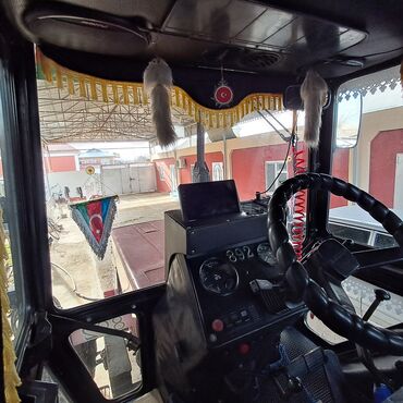 Traktorlar: Belarus 892 traktor - Model: Belarus 892, 4x4 çəkış - Kabin: geniş — 4