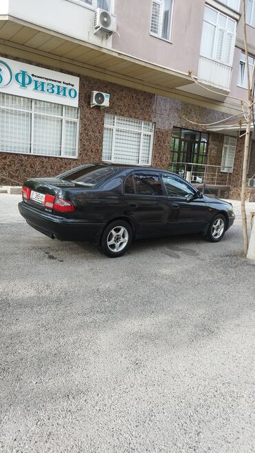 Toyota: Toyota Carina E: 1997 г., 2 л, Механика, Бензин, Седан