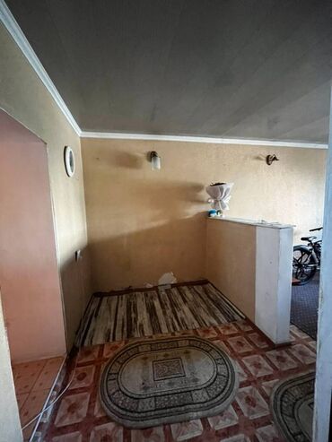 кабинет для салона: 1 бөлмө, 22 кв. м, Жатакана жана мейманкана түрүндө, 4 кабат, Косметикалык ремонт