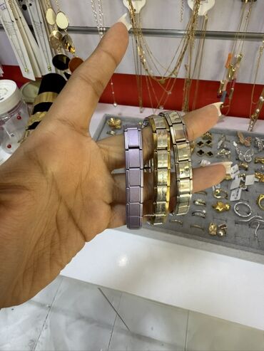 Bijuteriya dəstləri: Qadın bəzək aksesuarları – geniş seçim Məhsullar: - Qızılı tonlarda — 76