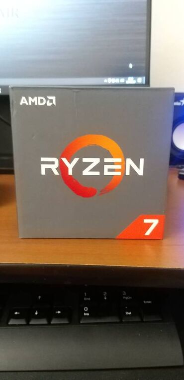 kompyuter hissələri: Prosessor AMD Ryzen 7 1700 3-4 GHz, 8 nüvə, İşlənmiş