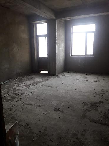 Köhnə tikili: 3 otaqlı, Yeni tikili, 122 kv. m — 2