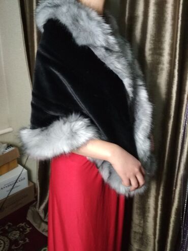 Утепленные жилеты: Накидки из искусственного меха — 10