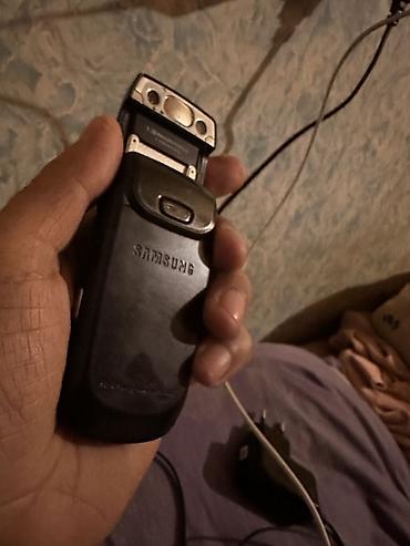 adaptör: Samsung D500, rəng - Qara, Düyməli — 3