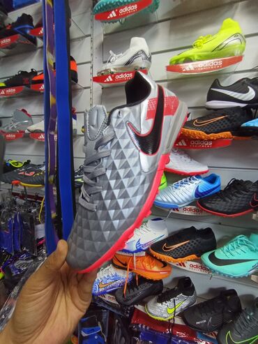 Кроссовки и спортивная обувь: Мужские кроссовки, 41, Nike, Новый, цвет - Серый, Платная доставка