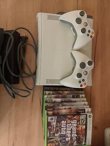 Xbox 360 & Xbox: Xbox 360 oyun paketi Komplekt: - Xbox 360 konsolu (ağ korpus) - 2 — 1