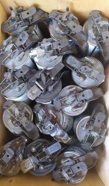 Другое автосервисное оборудование: Продаю крышки - дозаторы для перемешивания Автокраски - 73 штуки at lalafo.kg — 12 Другое автосервисное оборудование: Продаю крышки - дозаторы для перемешивания Автокраски - 73 штуки — 12