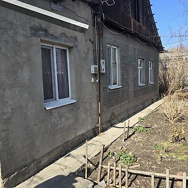 Продажа коттеджей и домов: Продаём дом в с. Ленинское, по улице Виноградной. 4 сотки, 71м2 — 1