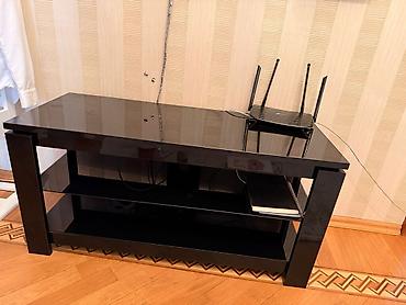 TV altlığı: Tv Altligi satilir hec bir problemi yoxdur.50 manat — 3