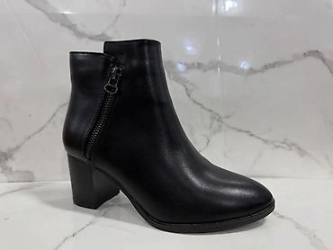 Gležnjače: Ženske zimske čizme – više modela - Topla crna čizma od brušene kože — 28