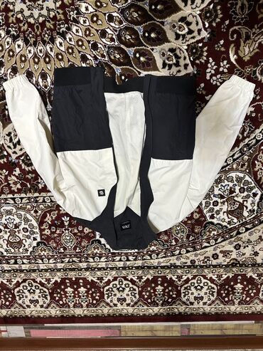 золотые цепочки женские бишкек: Ветровка Zara Цвет:белый/черный Только 2-3 раза поносил а так