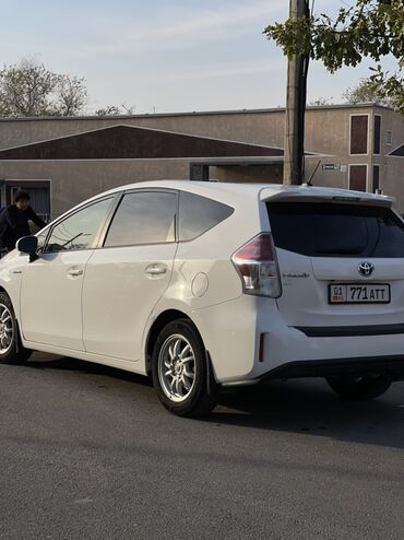 чехол на приус: Toyota Prius: 2018 г., 1.8 л, Гибрид