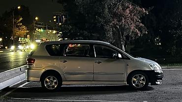 Toyota: Toyota Ipsum: 2003 г., 2.4 л, Автомат, Бензин, Минивэн — 3