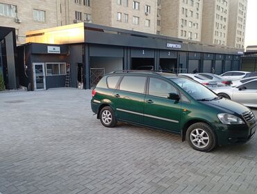 Toyota: Toyota Avensis: 2001 г., 2 л, Механика, Бензин, Минивэн — 2