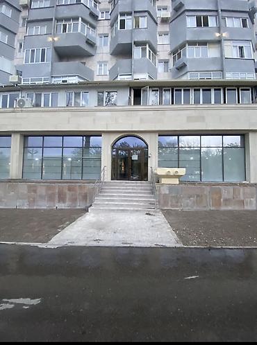 сдаю комнату тамчы: Сдается помещение 28 м2 на первой линии, витражные окна- Ч.Айтматова — 1